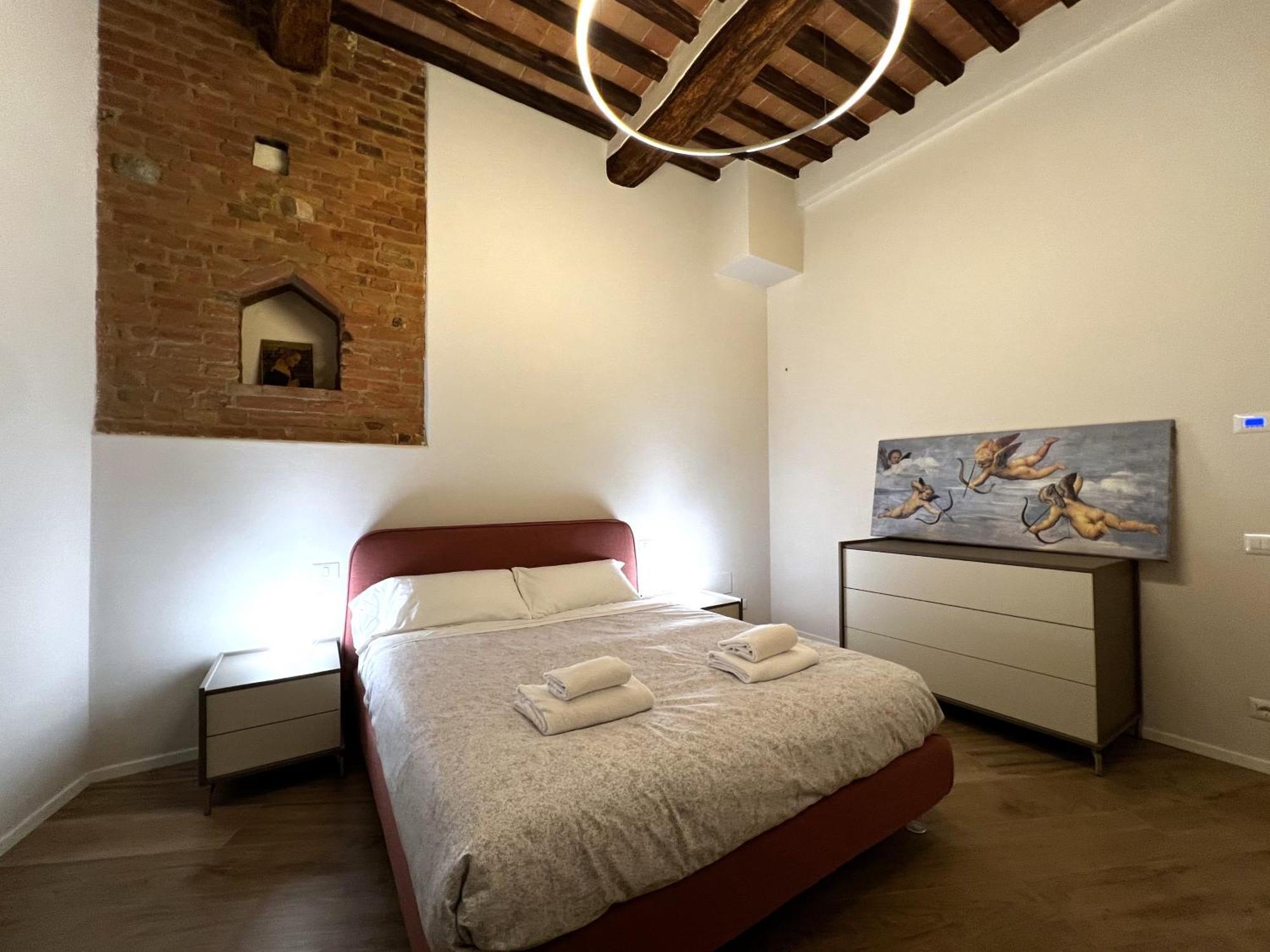 Sulla Via Del Sole Apartment